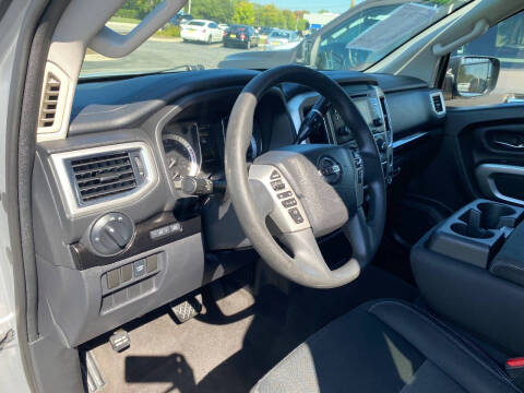 2018 Nissan Titan SV