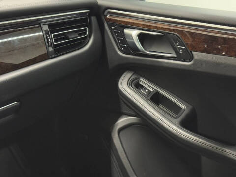 2020 Porsche Macan S