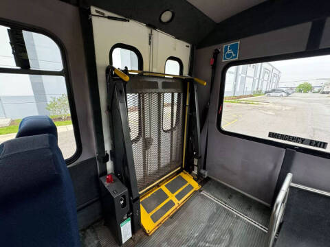 2011 Ford E-Series E-450 SD