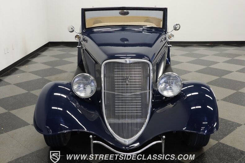 1933 Ford Cabriolet