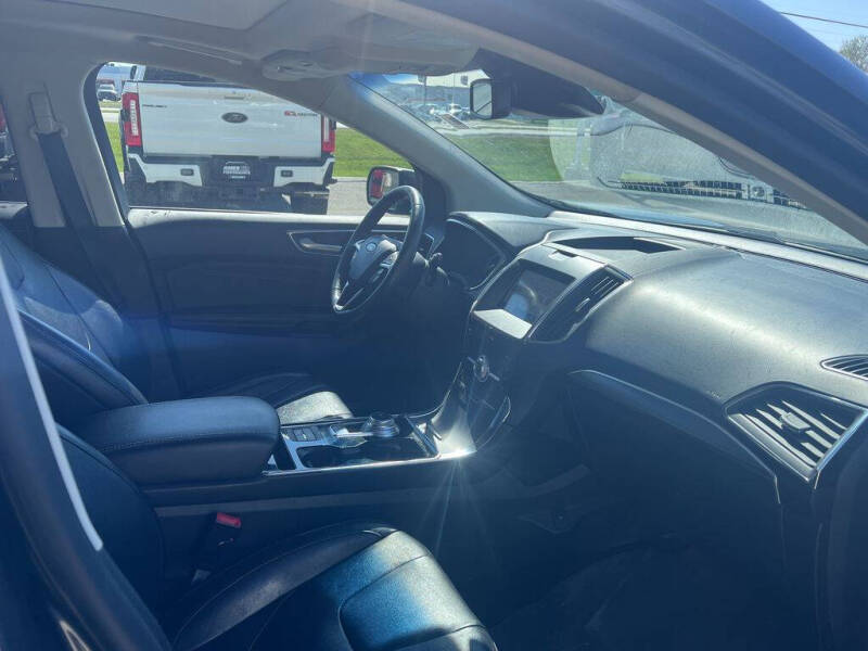 2020 Ford Edge Titanium