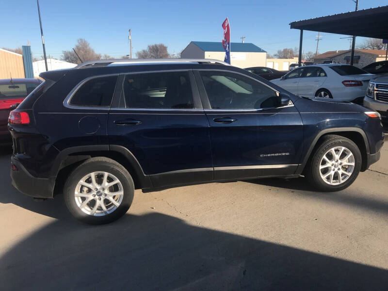 2015 Jeep Cherokee for sale at Tiger Auto Sales in Guymon OK