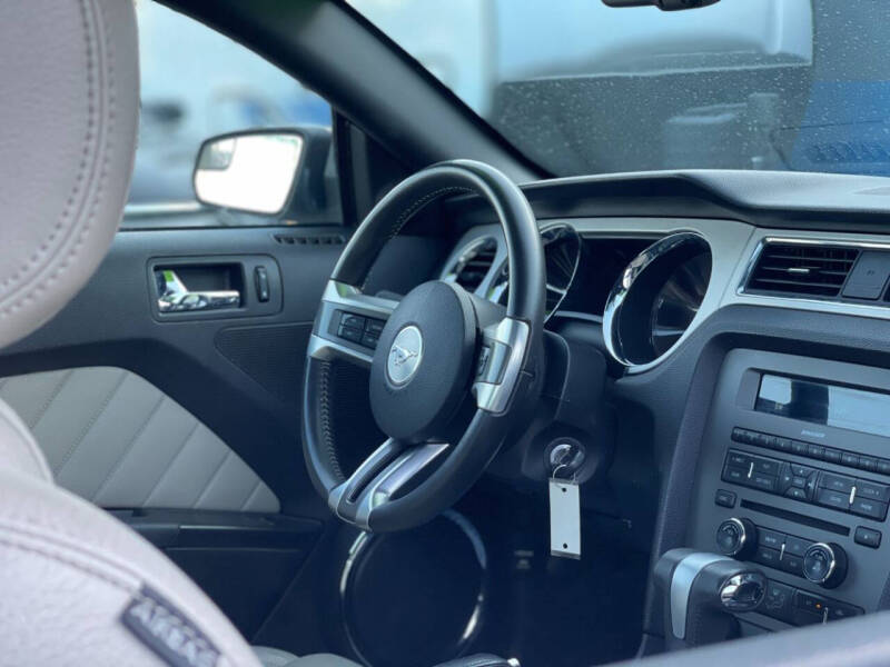 2012 Ford Mustang V6 Premium