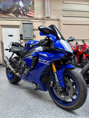 2017 Yamaha YZF-R1