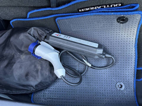 2023 Mitsubishi Outlander PHEV SE