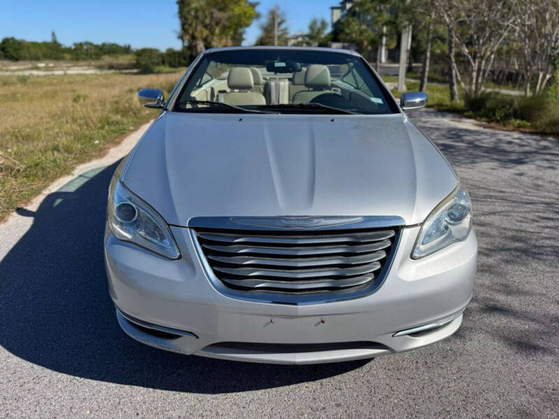 2011 Chrysler 200 Limited