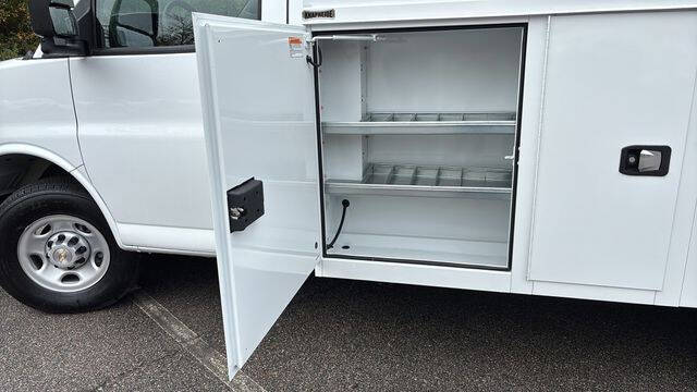 2025 Chevrolet Express 3500