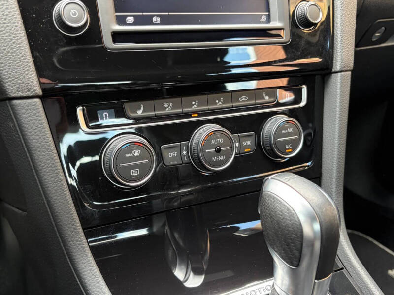 2016 Volkswagen Golf R