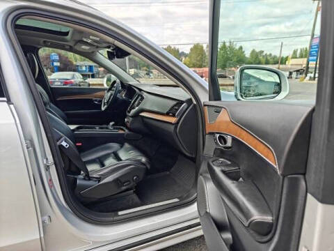 2017 Volvo XC90 T8 eAWD Inscription