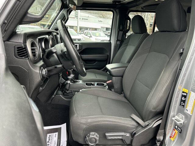 2021 Jeep Gladiator Willys