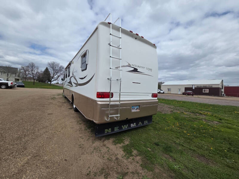 2003 Workhorse W22