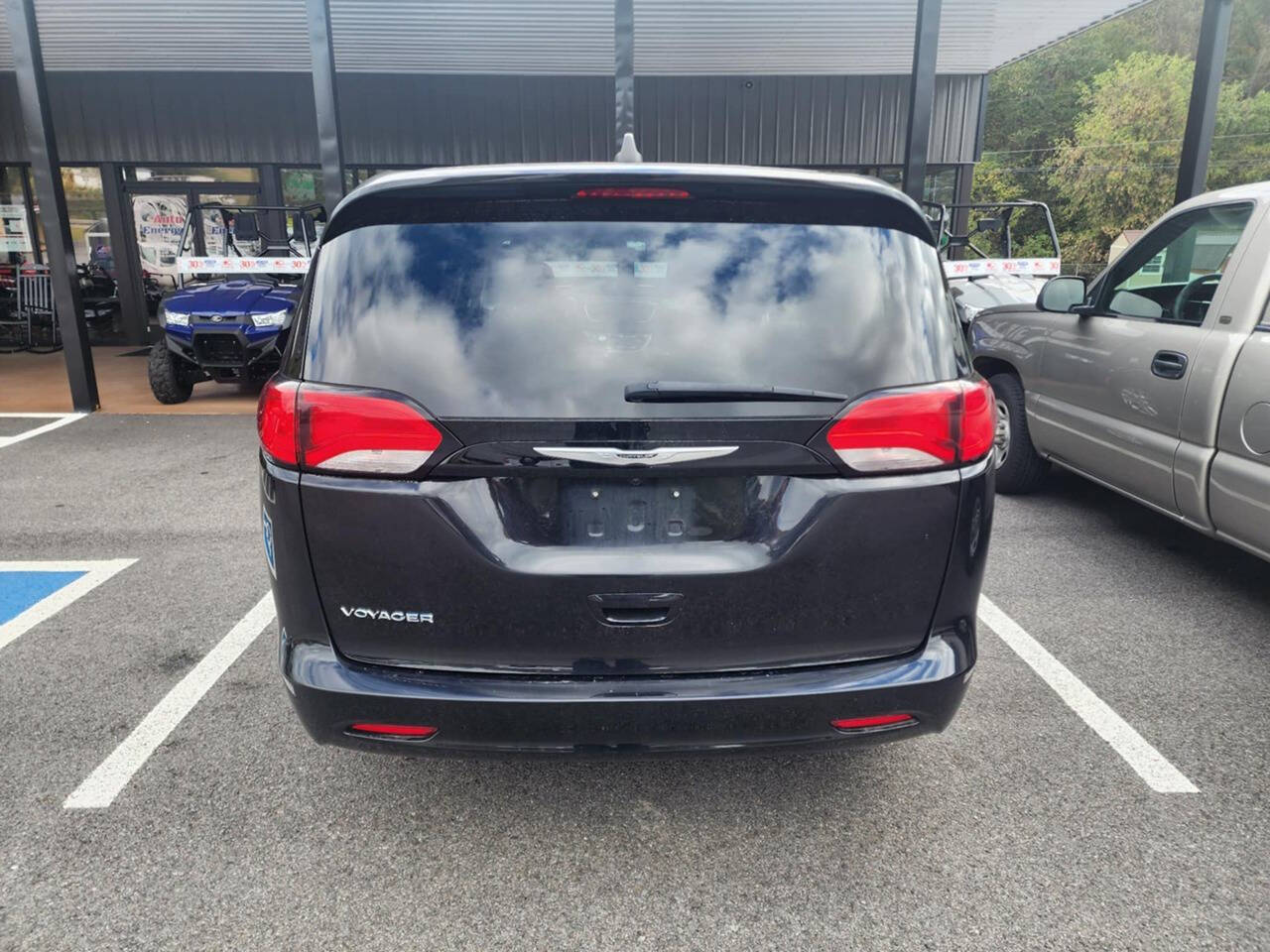 2022 Chrysler Voyager for sale at Auto Energy in Lebanon, VA