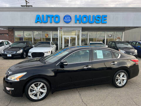 2014 Nissan Altima for sale at Auto House Motors in Downers Grove IL