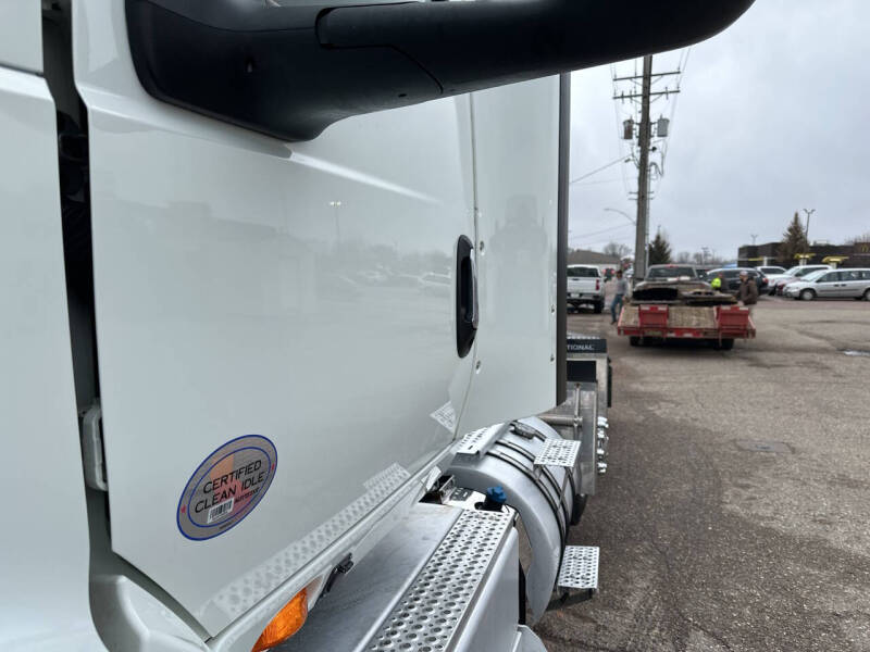 2021 International RH613