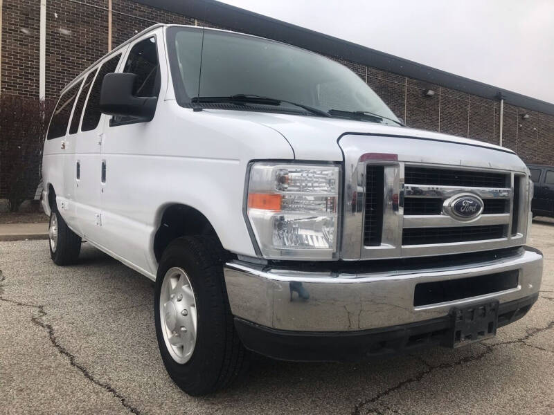 2009 Ford E-Series Wagon for sale at Classic Motor Group in Cleveland OH