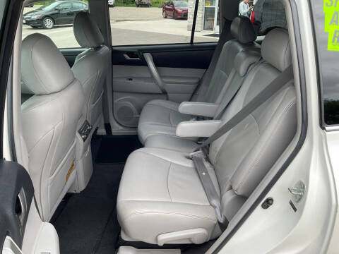 2012 Toyota Highlander SE