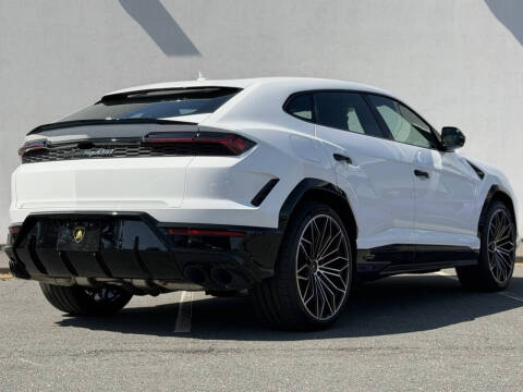 2025 Lamborghini Urus SE