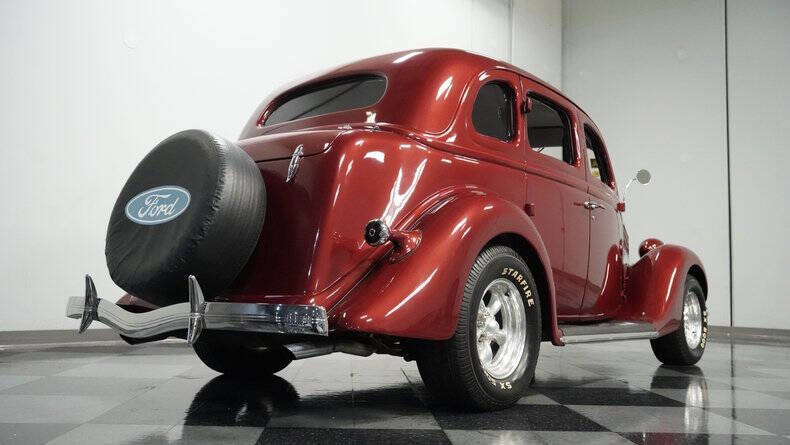 1935 Ford Tudor