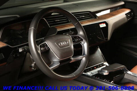 2019 Audi e-tron quattro Premium Plus