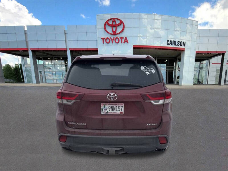 2019 Toyota Highlander SE