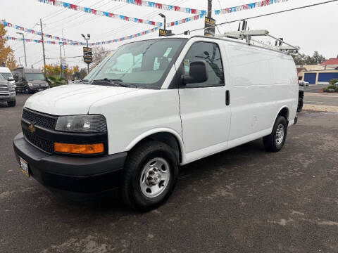 2022 Chevrolet Express 2500