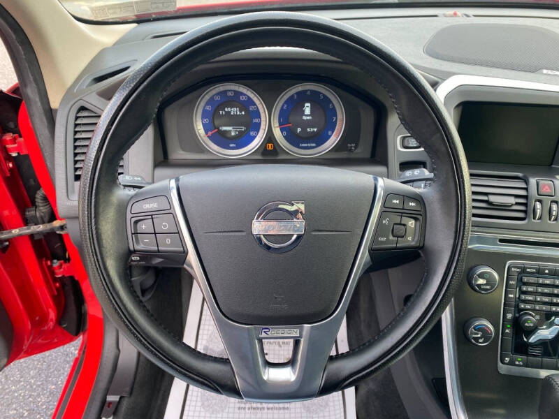 2012 Volvo XC60 T6 R-Design Platinum