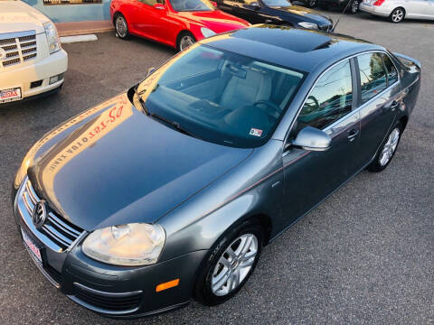 2007 Volkswagen Jetta for sale at Trimax Auto Group in Norfolk VA