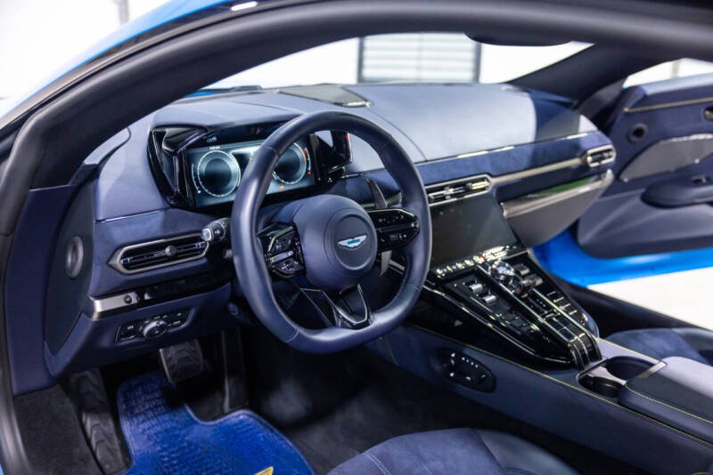 2025 Aston Martin Vantage
