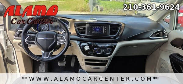 2017 Chrysler Pacifica Touring-L