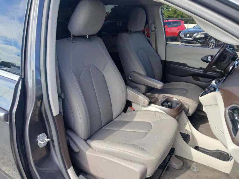 2020 Chrysler Pacifica Touring