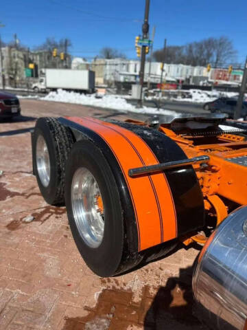 2020 Peterbilt 389