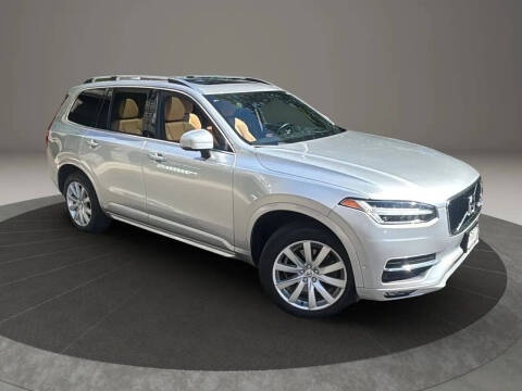 2017 Volvo XC90 T6 Momentum