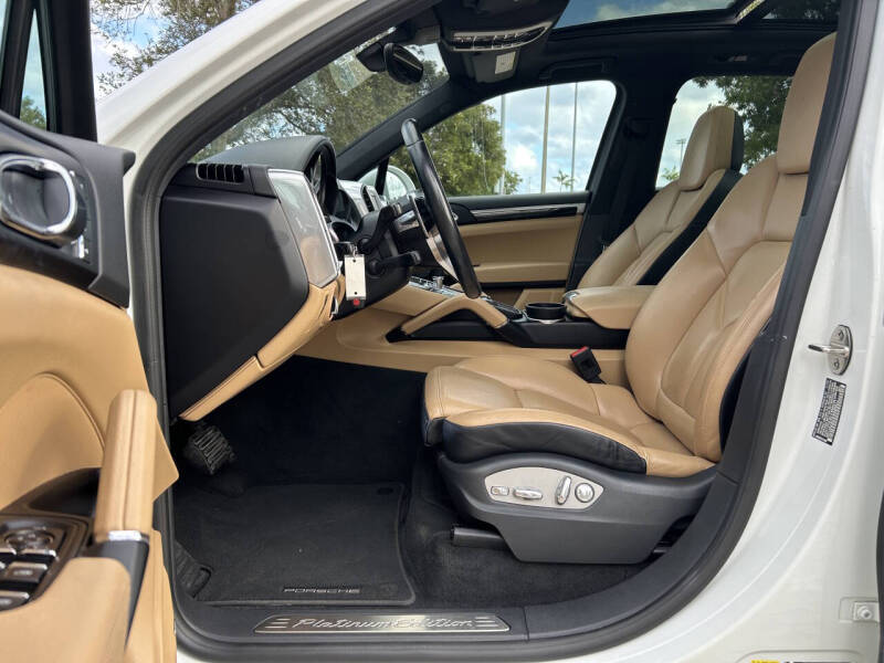 2017 Porsche Cayenne Platinum Edition