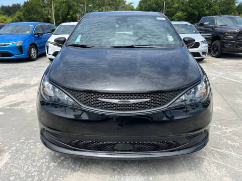 2027 Chrysler Pacifica LX