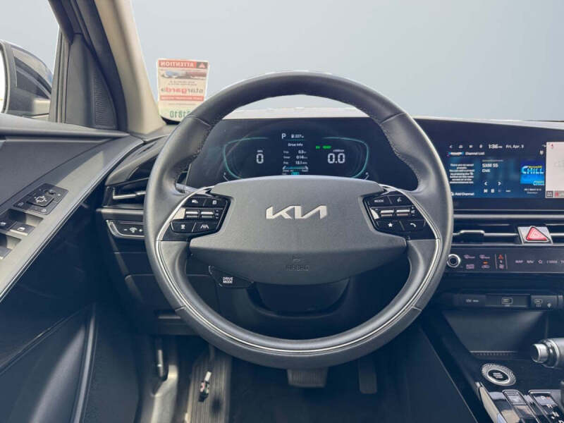 2023 Kia Niro EX
