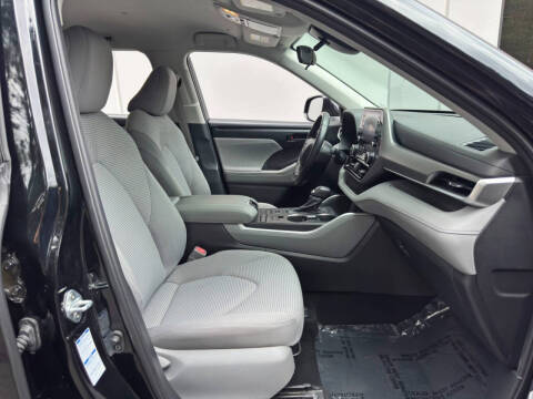 2021 Toyota Highlander LE