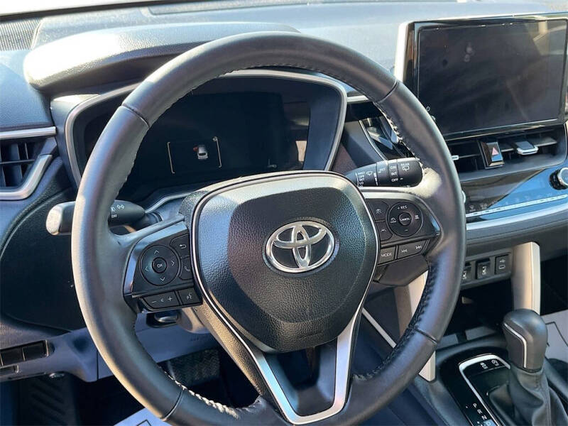 2024 Toyota Corolla Cross XLE