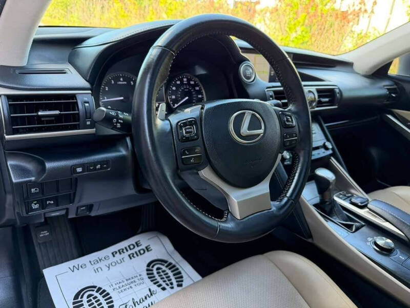 2018 Lexus IS 300