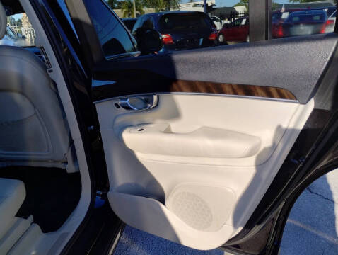 2019 Volvo XC90 T5 Momentum