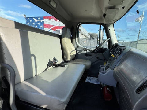 2018 Freightliner M2 106