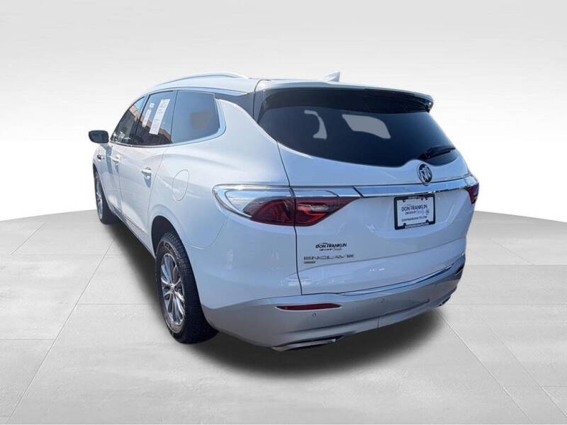 2023 Buick Enclave Essence