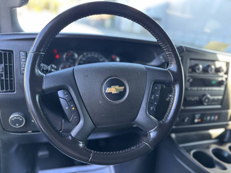 2023 Chevrolet Express 2500