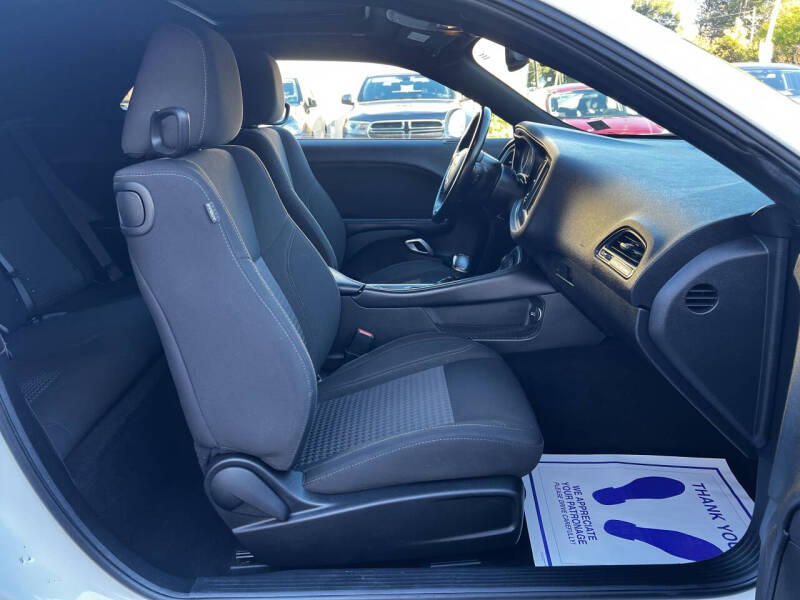 2021 Dodge Challenger SXT