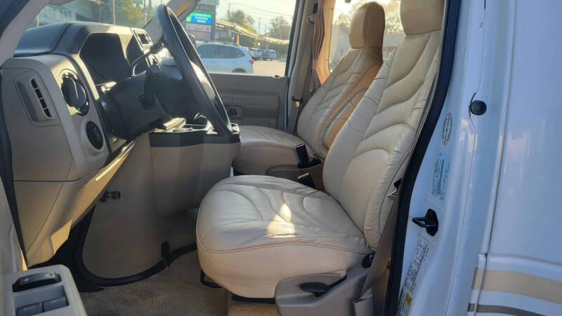 2010 Ford E-Series E-350 SD