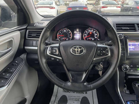 2017 Toyota Camry SE