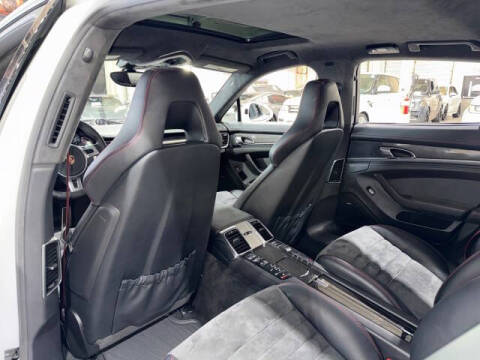 2015 Porsche Panamera GTS