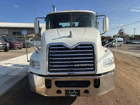 2017 Mack Pinnacle