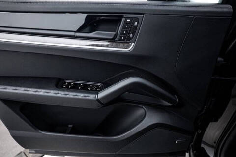 2025 Porsche Cayenne E-Hybrid Coupe