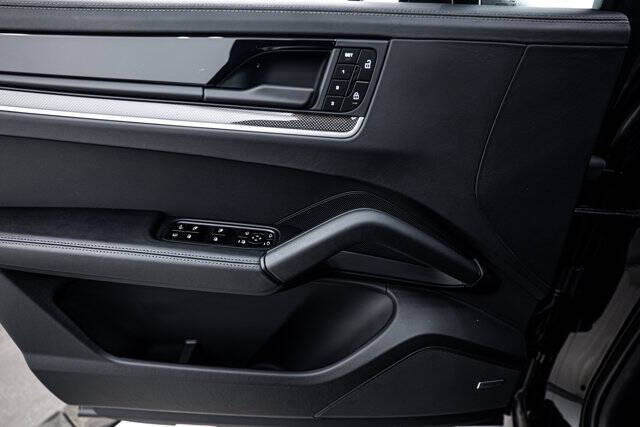 2025 Porsche Cayenne E-Hybrid Coupe