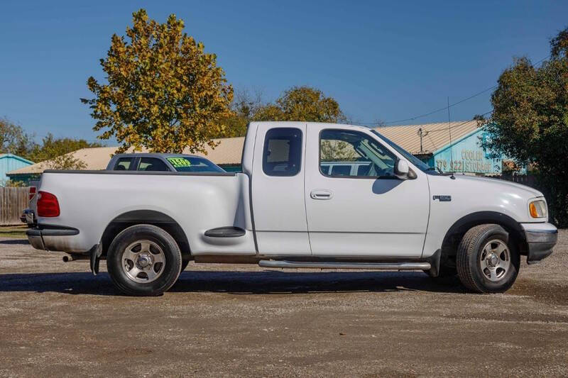 2003 Ford F-150 XLT photo 4